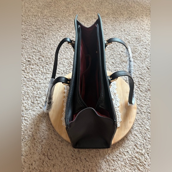 - Boutique NWT Vegan Leather Shoulder Bag & - Picture 3 of 11